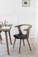 Billede af &Tradition SK2 In Between Chair - Smoked Oiled Oak/Black Noble Leather