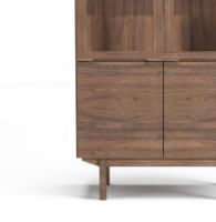 Billede af Skovby Vitrineskab SM307 98 x 182 cm - Lakeret Valnød