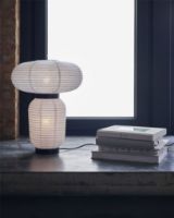 Billede af &Tradition Formakami JH18 Table Lamp H: 50 cm - Ivory White/Black
