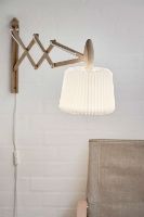 Billede af Le Klint 223 - 120 Saxlampe til væg - Lys Eg / Standardskærm