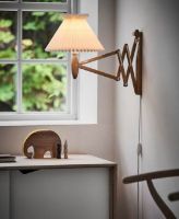 Billede af Le Klint 224 Saxlampe til væg 1/17 H: 31 cm - Røget eg/Standardskærm 