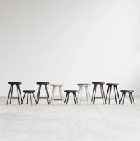 Billede af Mater High Stool H: 69 cm - Sortlakeret bøg