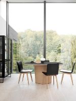 Billede af Skovby SM811 Flex Spisestuestol H: 82 cm- Hvidolieret Eg/Sort Læder