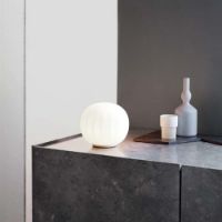 Billede af Luceplan Lita Bordlampe Ø: 30 cm - Alu/Opal OUTLET