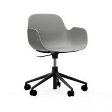 Billede af Normann Copenhagen Form Drejestol m. armlæn og hjul - Grå/Sort Aluminium