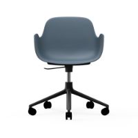 Billede af Normann Copenhagen Form Drejestol m. armlæn og hjul - Blå/Sort Aluminium