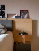 Billede af Audo Copenhagen Reverse Table Lamp H: 30 cm - Aluminium / Travertine 