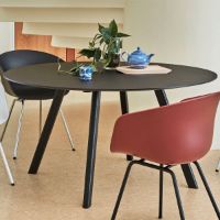 Billede af HAY CPH 25 Round Table Ø: 140 cm - Black Lacquered Solid Oak/Black Lacquered Oak Veneer