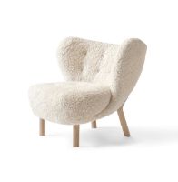 Billede af &Tradition Little Petra VB1 Lounge Chair  - Oiled Oak/Sheepskin Moonlight