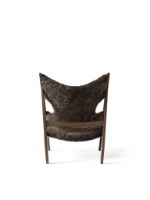 Billede af Audo Copenhagen Knitting Lounge Chair Sheepskin  - Dark Stained Oak/Root
