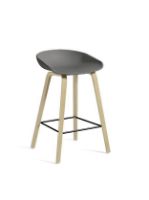 Billede af HAY AAS32 Low Barstol - Oak Veneer/Grey/Black Powder Coated Footrest