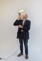 Billede af FLOS Chiara T Bordlampe H: 41 cm - Dark Grey/Olive Green Edge