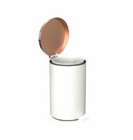 Billede af FROST Pedalspand 350 Medium 10L - Mat Hvid/Poleret Kobber