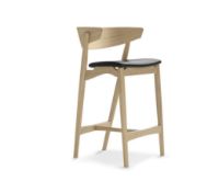 Billede af Sibast Furniture No 7 Bar Stool SH: 65 cm - Soap Oak / Black Leather