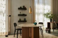 Billede af Audo Copenhagen Androgyne Dining Table Ø: 120 cm - Natural Oak/Kunis Breccia Sand   