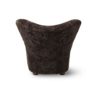 Billede af Audo Copenhagen Den Trætte Mand Lænestol SH: 38 cm - Lammeskind Espresso/Natural Oak