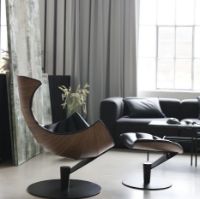 Billede af Bruunmunch The Lobster FOOTstool H: 41 cm - Walnut / Black 