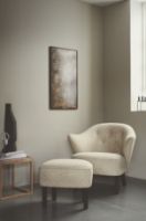 Billede af Audo Copenhagen Ingeborg Signatur Fodskammel H: 38 cm - Sacho Zero Boucle 001/Røget Eg