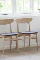 Billede af Farstrup 210r Spisebordstol SH: 47 cm - Hvidolieret Eg / Mørkebrunt Læder