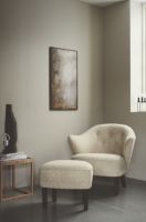 Billede af Audo Copenhagen Ingeborg Fodskammel H: 38 cm - Sheepskin Sahara/Røget Eg