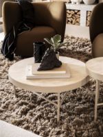 Billede af Ferm Living Travertine Table Large Ø: 70,5 cm - Cashmere
