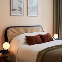 Billede af Tala Alumina Table/Wall Lamp with Sphere IV Bulb EU H: 24 cm - Sapphire OUTLET