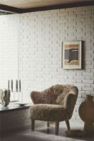 Billede af Audo Copenhagen Ingeborg Loungestol m. Fodskammel SH: 40 cm - Sheepskin Sahara/Dark Stained Oak KAMPAGNETILBUD 