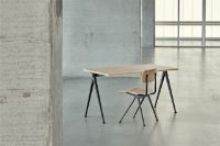 Billede af HAY Pyramide Table 01 140x65 cm - Beige Powder Coated Steel/Clear Lacquered Oak