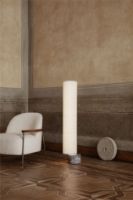 Billede af GUBI Unbound Gulvlampe H: 120 cm Large - Natural Canvas/Grey Marble