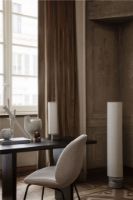 Billede af GUBI Unbound Bordlampe H: 45 cm - White Linnen/Grey Marble 
