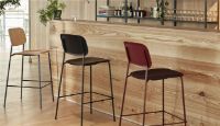 Billede af HAY Soft Edge 90 Bar Stool High w. Seat Upholstery SH: 75 cm - Remix 373/Fall Red Stained/Fall Red Powder Coated Steel