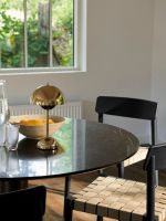 Billede af &Tradition Flowerpot VP9 Bordlampe H: 29,5 cm - Brass-Plated 