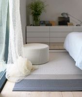 Billede af Woodnotes Panorama Carpet Sewn Edges 140x200 cm - Stone/White