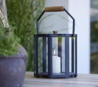 Billede af Cane-line Outdoor Lightlux Lanterne m. Hank Ekstra Lille H: 26 cm - Lava Grey Aluminium/Teak