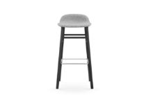 Billede af Normann Copenhagen Form Barstol SH: 75cm - Partner Grey/Sort Eg