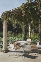 Billede af GUBI Tropique Dining Table 90x90 cm - White Steel