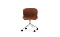 Billede af Normann Copenhagen Hyg Drejestol m. Hjul Fuldpolstret SH: 46 cm - Brandy Læder/Aluminium