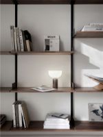 Billede af New Works Kizu Portable Table Lamp Ø: 18 cm - Gris Du Marais / White Acrylic 