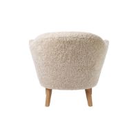 Billede af Audo Copenhagen Ingeborg Loungestol m. fodskammel SH: 40 cm - Sheepskin Moonlight/Eg