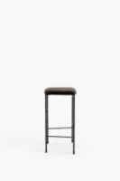 Billede af New Works Covent Bar Stool H: 65 cm - Sørensen Leather Royal Nubuck Havanna 