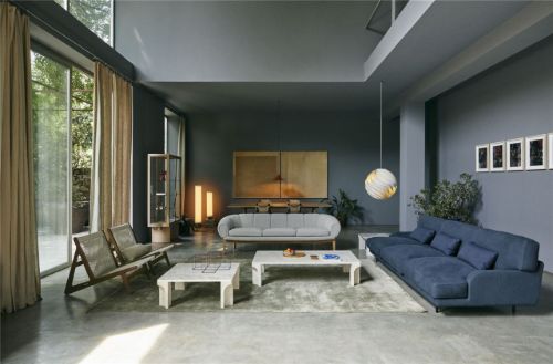 GUBI Croissant Sofa SH: 46 cm - Oak / Dedar Karakorum 004