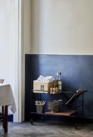 Billede af &Tradition Alima NDS1 Barvogn H: 59,4 cm - Matt Black/Walnut