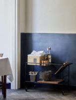 Billede af &Tradition Alima NDS1 Barvogn H: 59,4 cm - Matt Black/Oak
