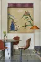 Billede af GUBI Beetle Dining Chair Conic Base  - Black Chrome Base/Walnut Shell/Flair