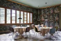 Billede af GUBI Beetle Dining Chair Conic Base SH: 43,5 cm - Black Chrome Base/Veneer Shell/Soft Leather Gray