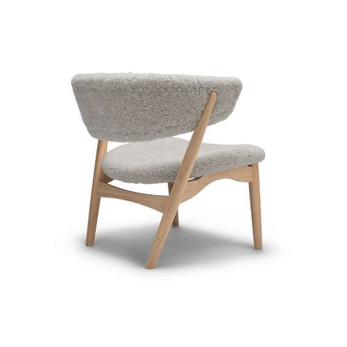Sibast Furniture No 7 Lounge Chair Full Upholstered SH: 35 cm - White Oiled Oak/Sheepskin Moonlight