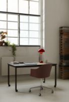 Billede af &Tradition Flowerpot VP3 Bordlampe H: 50 cm - Vermilion Red 