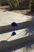 Billede af &Tradition Flowerpot VP9 Bordlampe H: 29,5 cm - Cobalt Blue