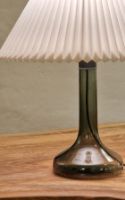 Billede af Le Klint Model 343 Bordlampe H: 48 cm - Glas/Smoked