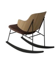 Billede af Audo Copenhagen The Penguin Rocking Chair SH: 42 cm - Natural Oak/Leather Brown